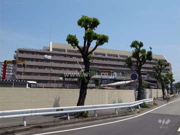 エスト東園田の外観（西側から）