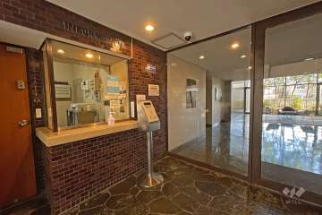 エントランスはオートロック付きです。