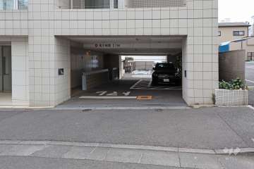 駐車場出入り口