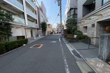 敷地南西側の前面道路