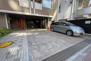 敷地内駐車場（屋外平面式）