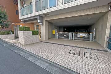 敷地内駐車場（屋内機械式）