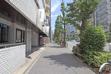 敷地南東側の前面道路