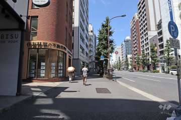 敷地北西側の前面道路