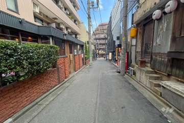 敷地南側の前面道路