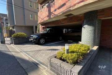 敷地内駐車場（屋外平面式）
