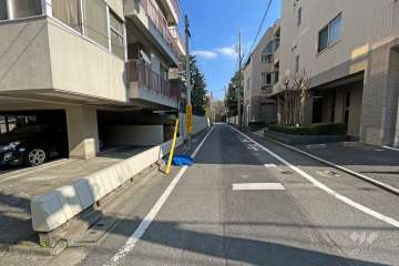 敷地南西側の前面道路