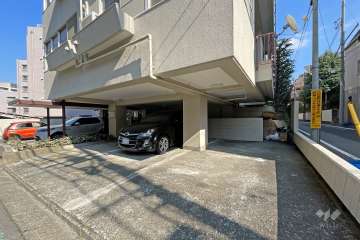 敷地内駐車場（屋内平面式）