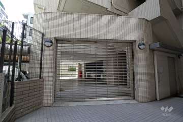 敷地内駐車場入り口（屋外機械式）