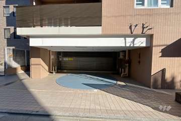 敷地内駐車場（屋内機械式）