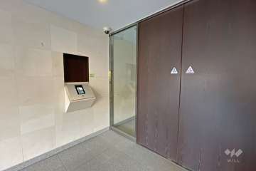 エントランスはオートロック付きです。