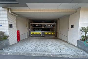 敷地内駐車場（屋内機械式）