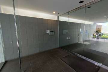 エントランスはオートロック付きです。