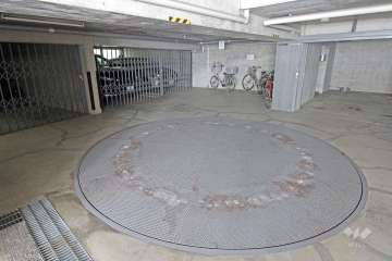 敷地内駐車場（屋内平面式）