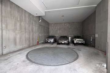 敷地内駐車場（屋内機械式）
