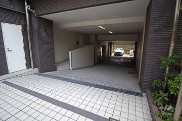 駐車場の出入り口