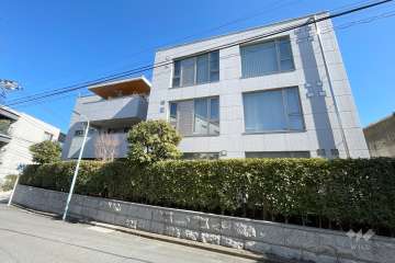 グランドヒルズ代々木上原の外観（西側から）