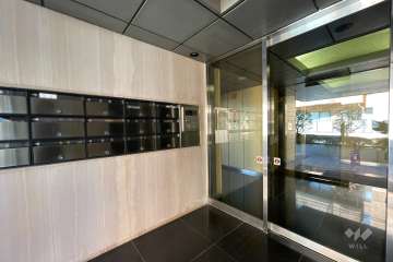 エントランスはオートロック付きです。