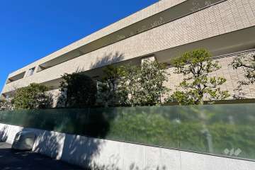 クロイスターズ広尾の外観（南東側から）