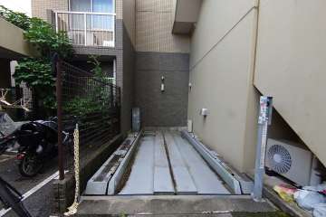 敷地内駐車場（屋外機械式）