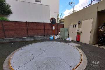 敷地内駐車場（屋外機械式・転車台）