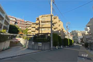 サンクタス広尾常磐松イーストコートの外観（南東側から）