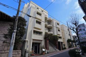 シャンボール松濤の外観（西側から）