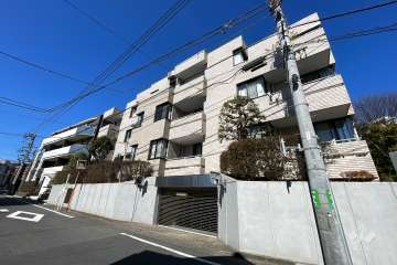 スカーラ代々木上原の外観（南東側から）