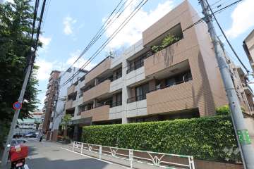 ディアナコート松濤の外観(南西側から)