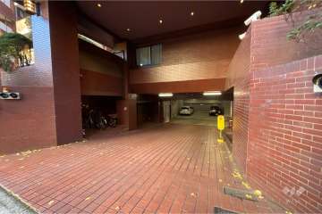 駐車場の出入り口・敷地内駐車場（屋内平面式）