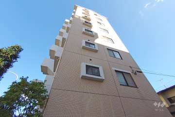 ハイローズ代々木上原の外観（西側から）