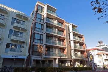 フィールｉ松濤の外観(南側から)