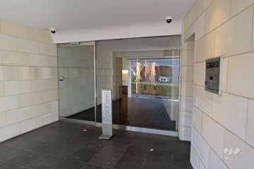 エントランスはオートロック付きです。