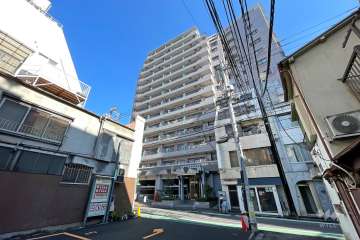 ライオンズマンション渋谷道玄坂の外観(南西側から）