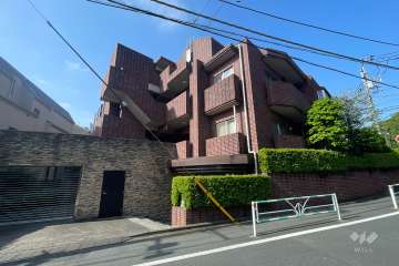 ロワイヤル松濤の外観（北東側から）