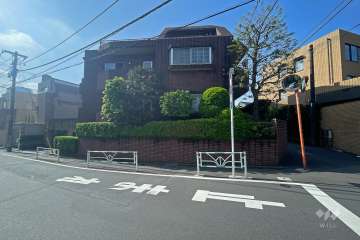 ロワイヤル松濤の外観（北西側から）