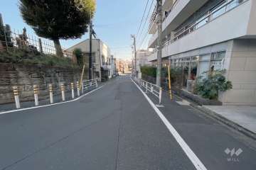 敷地北側前面道路