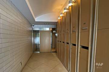 エントランスと共用ポスト