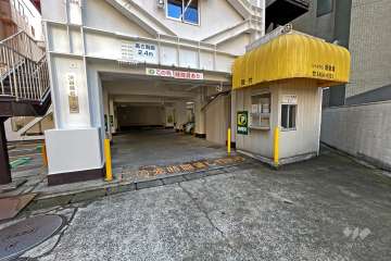 駐車場の出入り口