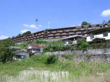 敷地の南側は一戸建てが立ち並ぶ住宅地です。