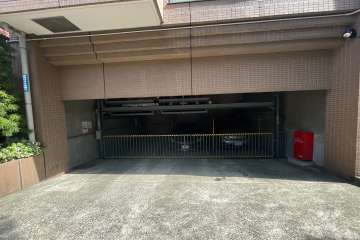 敷地内駐車場（屋内機械式）