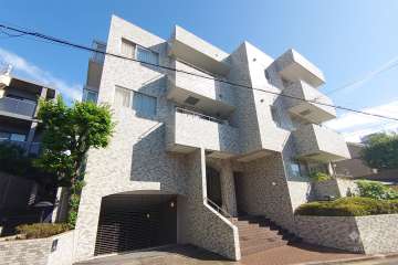 松濤ロイアルハイツの外観（南西側から）　