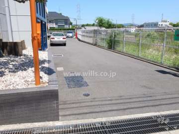 駐車場出入り口