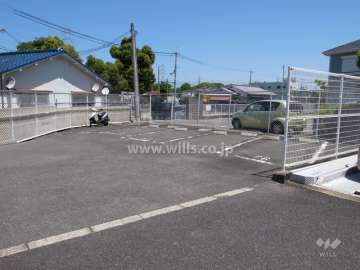 敷地内駐車場（屋外平面式）