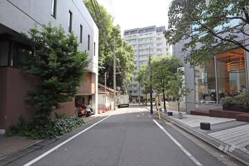 敷地南西側の前面道路