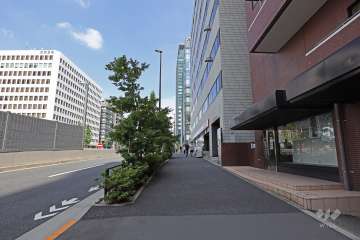 敷地北側の前面道路