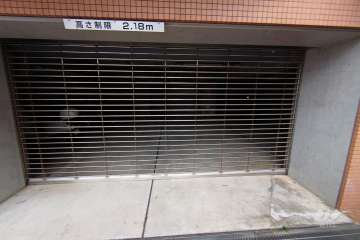 駐車場の出入り口（リングシャッター式）
