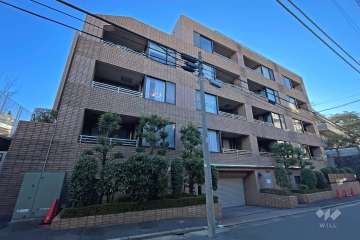 クレマージュ南青山の外観（北西側から）