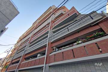 ジェイパーク神宮前の外観（東側から）