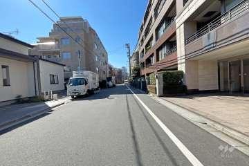 敷地東側の前面道路